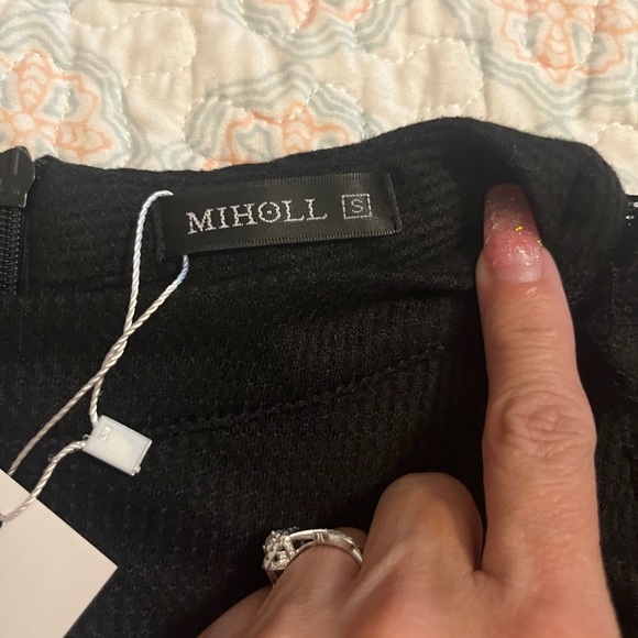 Women's Black Lace-Sleeve Knit Pullover Top - Picture 2 of 6